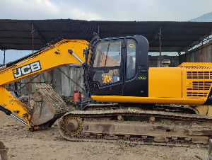 JCB EXCAVATOR (JS 205)
